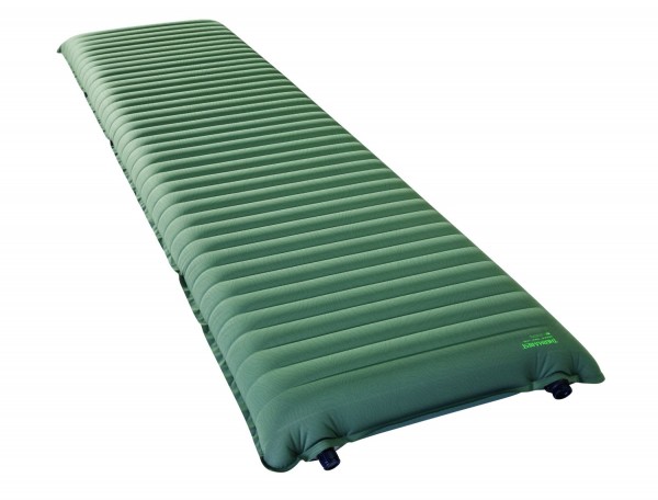 Image 13219_thermarest_neoair_topo-luxe_balsam_regular_angle.jpg